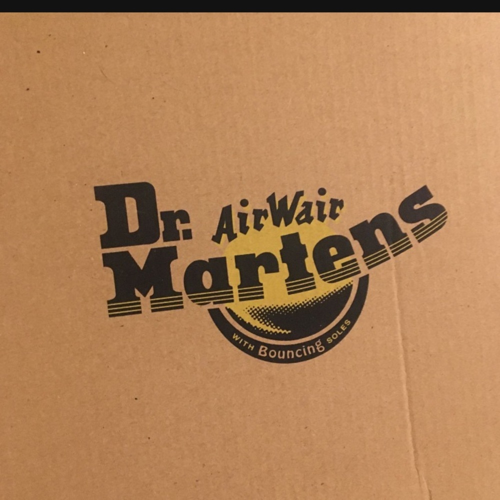 Dr. Martin - Picture 8 of 8